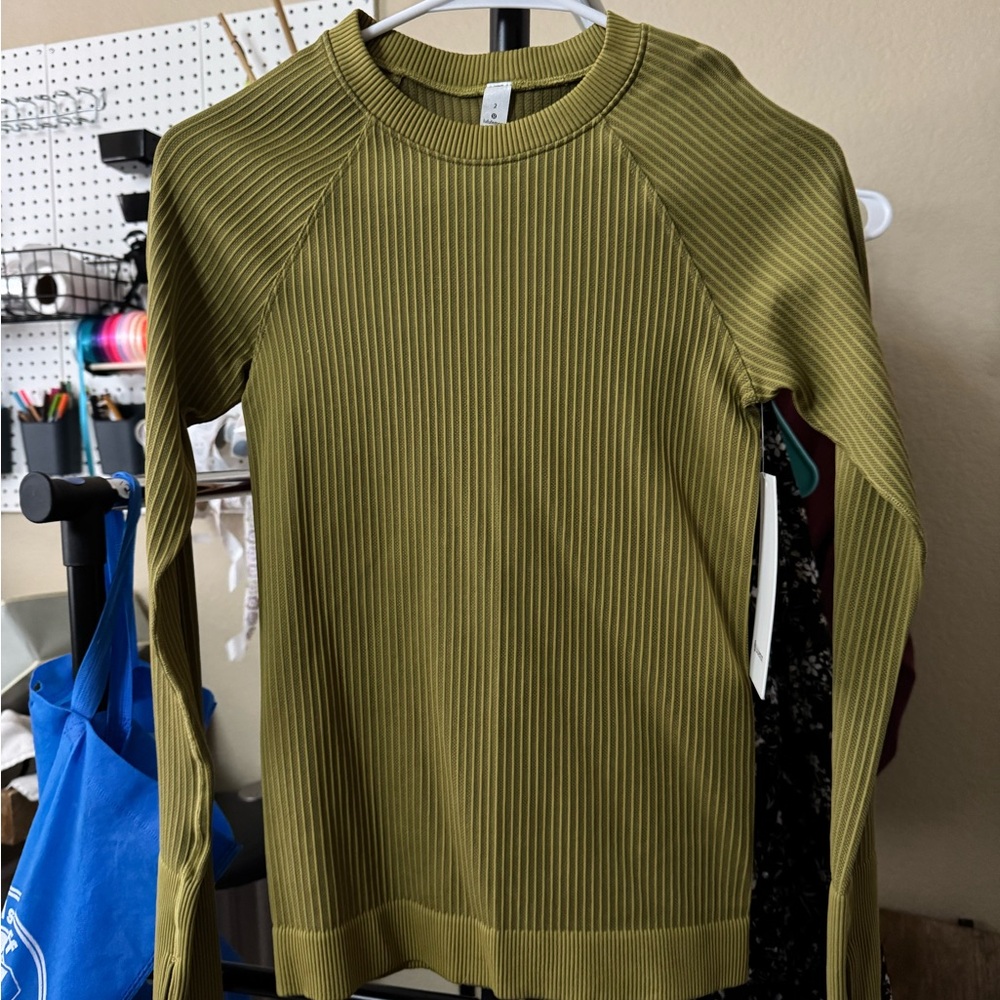 NWT Lululemon 2